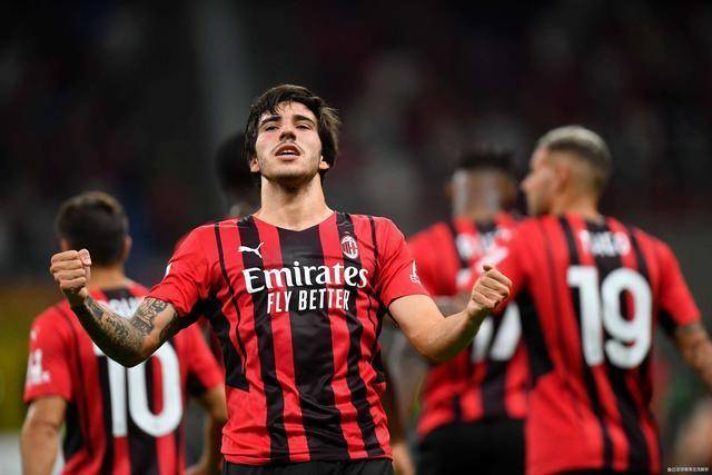 弗里克坦言巴萨输给巴黎实力不足，体能问题成败因